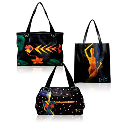 present a series of artistic classic handbag designed with Master Lee’s artworks